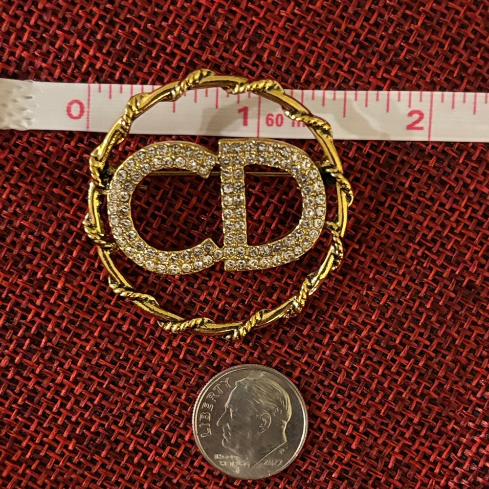 ⚜️ Dior Gold Circular Brooch ⚜️ - Picture 3 of 4